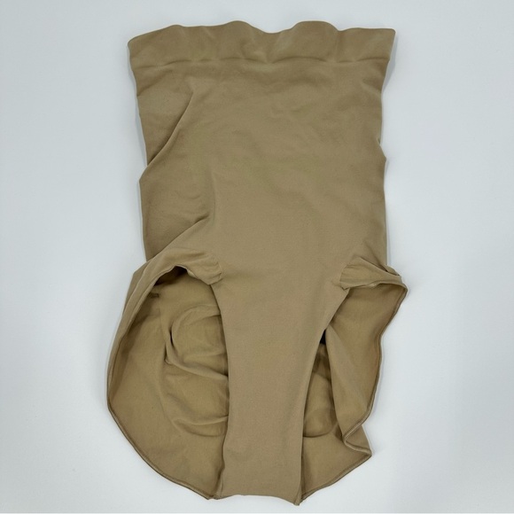Skims Beige Seamless Sculpt High Waist Brief Womens 3XL Pull On Stretch Shaping - Picture 1 of 6